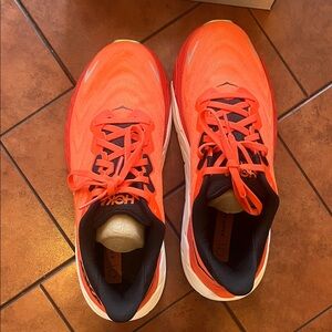 Hoka Men’s Arahi 7 Orange and Black Running Shoes Size 7.5B